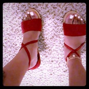 Cute burgundy sandals 🤤